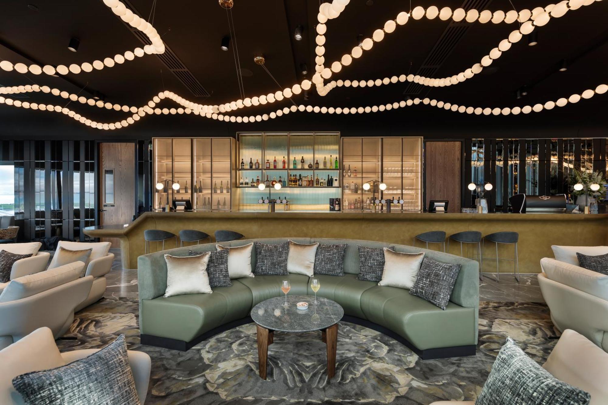 Hotel Pullman Auckland Airport Exteriér fotografie The bar at the 101 lounge